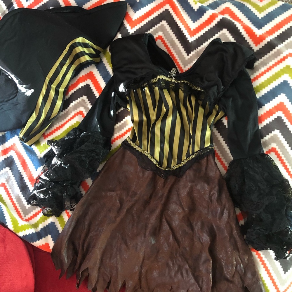 Kid's pirate costume